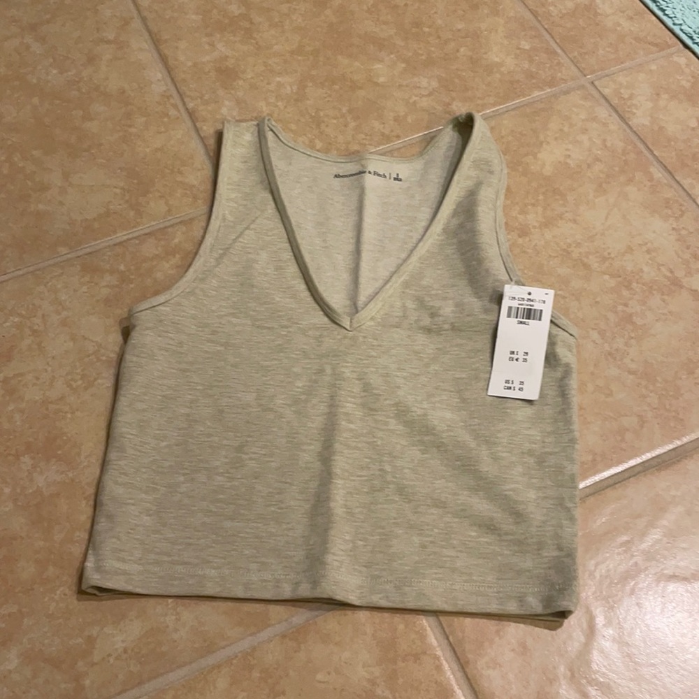 A&f cream color active too v neck form fitting